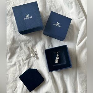 Swarovski Crystal Earrings & Necklace Set - gold